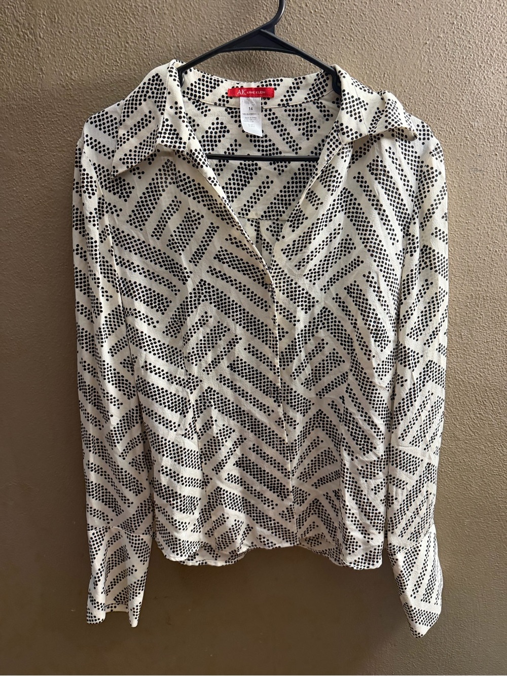 Anne Klein Cream Blouse with Black Geometric Dot Chevron Print